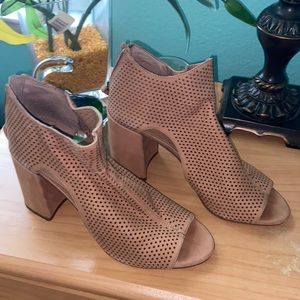 Open toe tan bootie